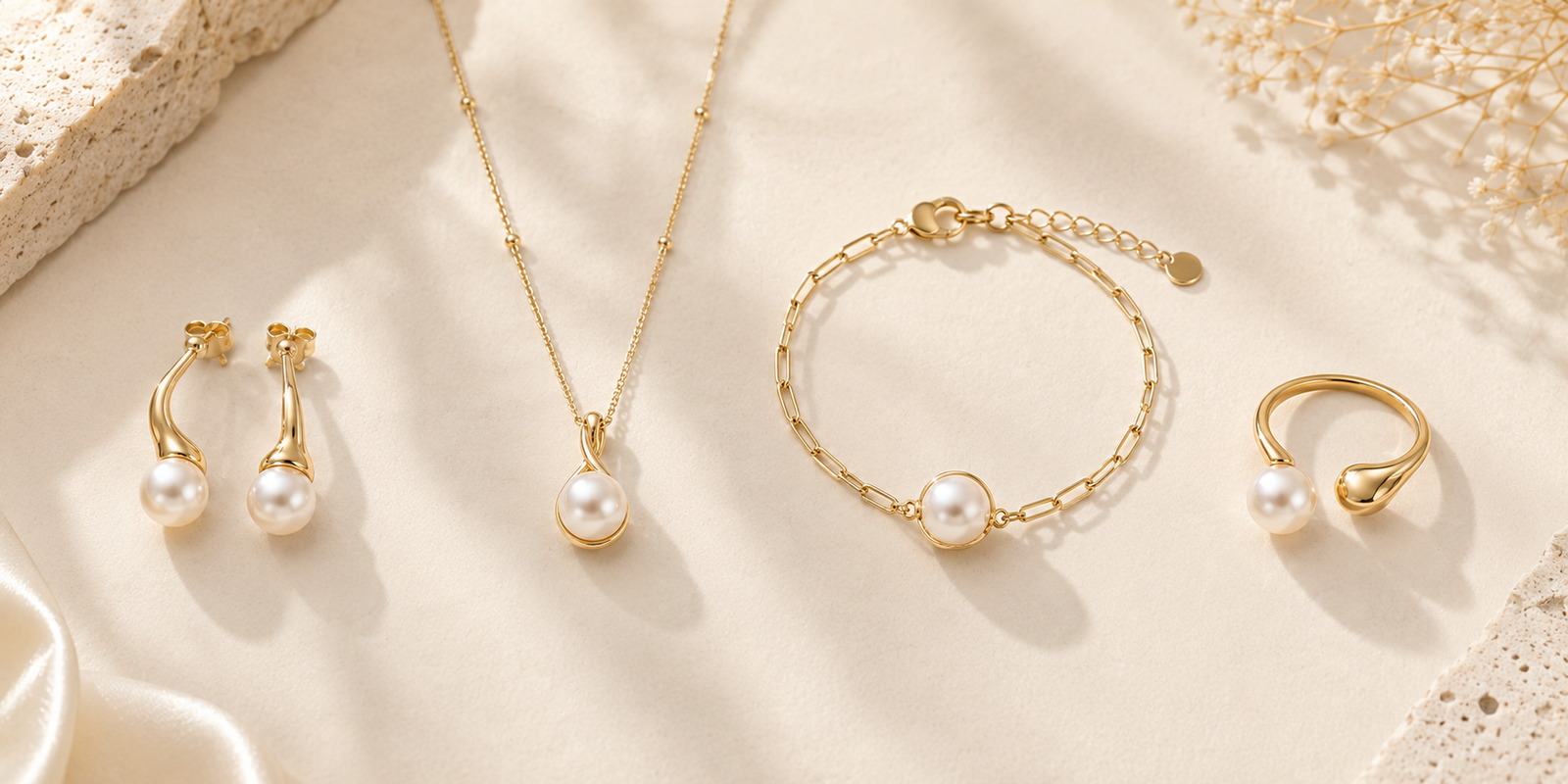 Pearl size guide comparing small medium and large freshwater pearls